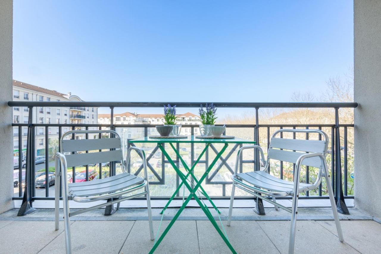 Family Travel Paris Apartamento Bussy-Saint-Georges Exterior foto